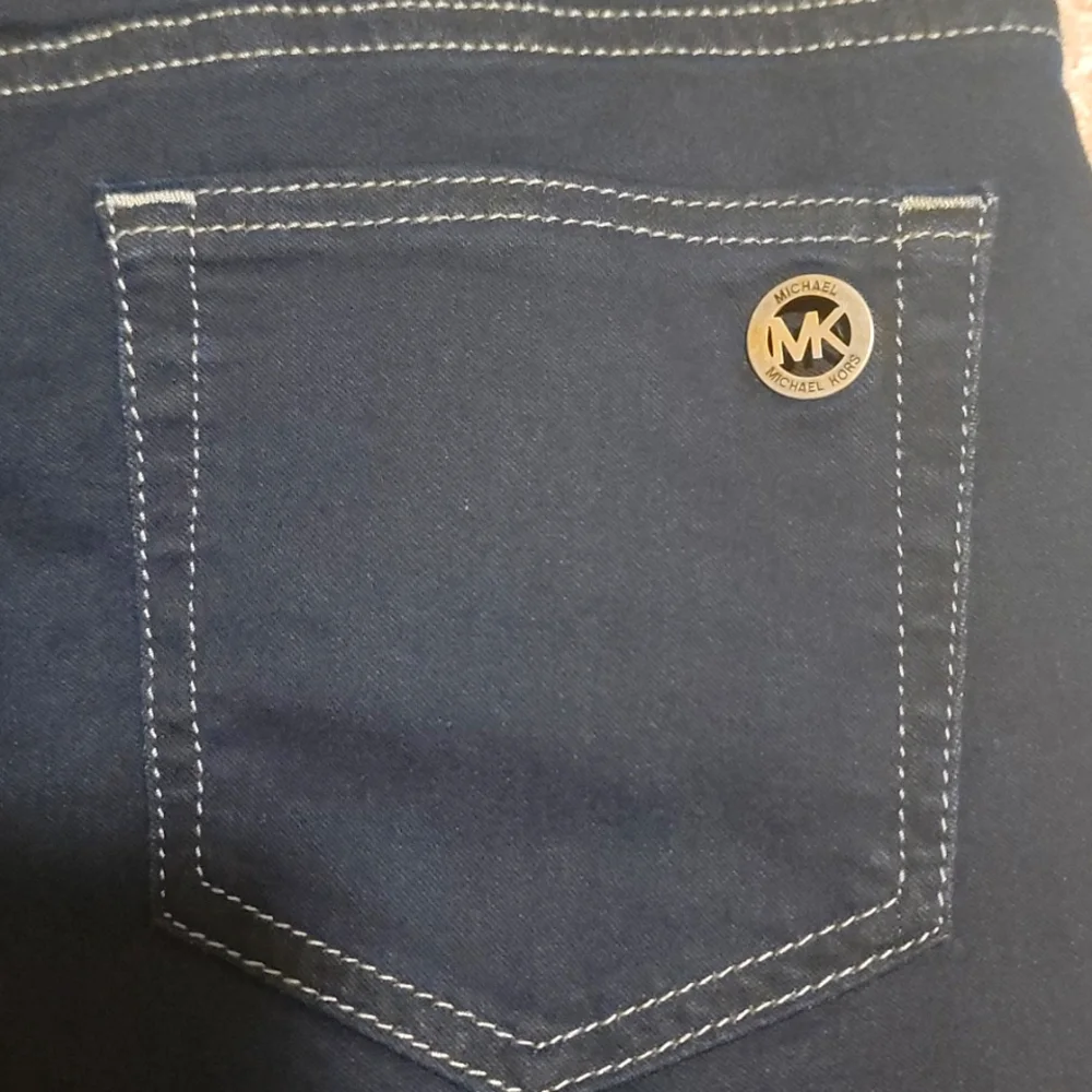 Michael Kors Women's Denim Jeans, Size: 6, Color: Dark Blue ๐ - Picture 3 of 5